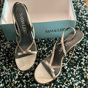 NIB vintage Sam & Libby silver satin strappy heel 7.5